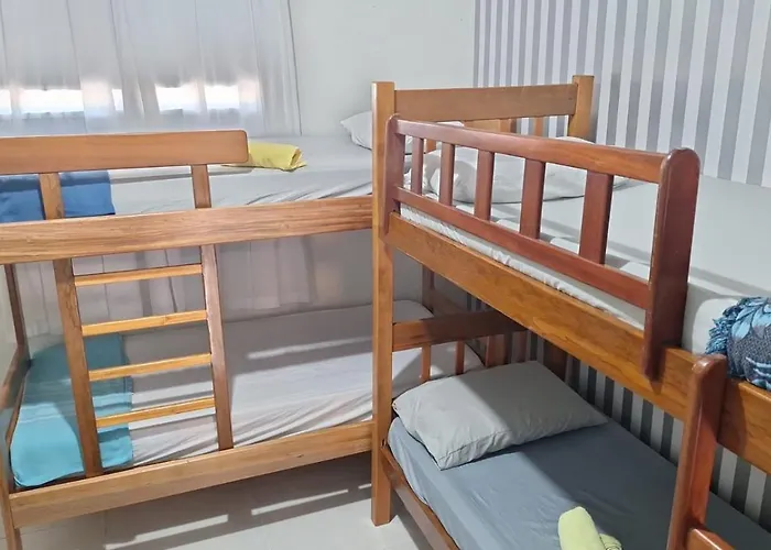 Valley House - Hostel